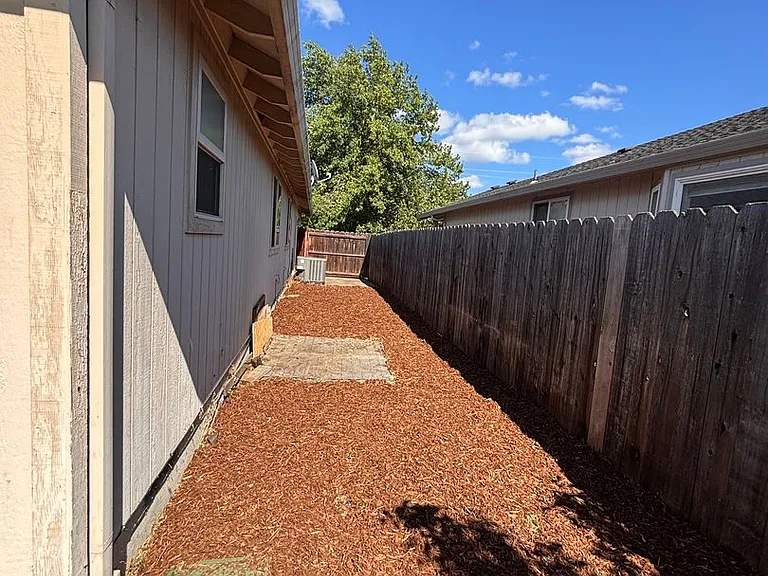 3052 Gary Dr — Photo 22