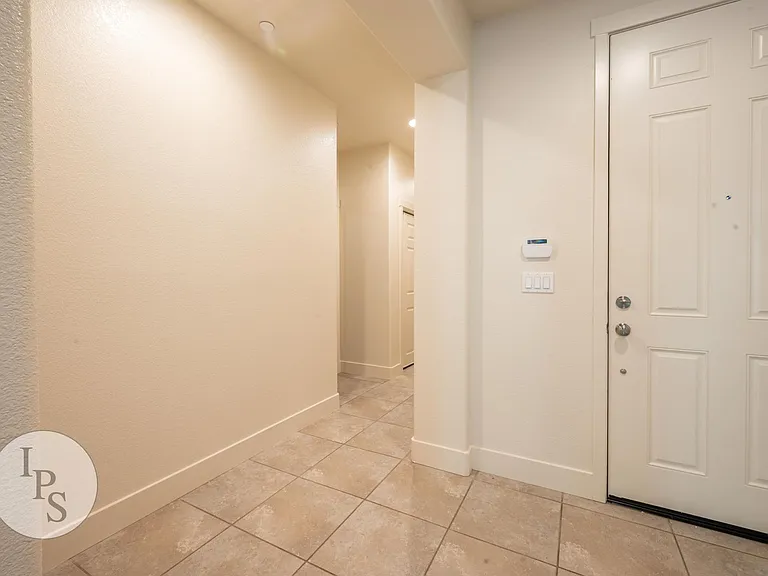 3245 Lexington Ave — Photo 16