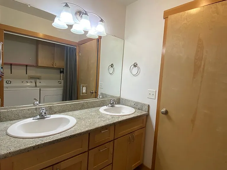 998 W 8th Pl — Photo 9