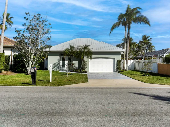 10842 Vanderbilt Dr, Naples, FL 34108