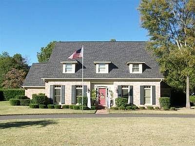 1st image of 5 Elmwood Cir