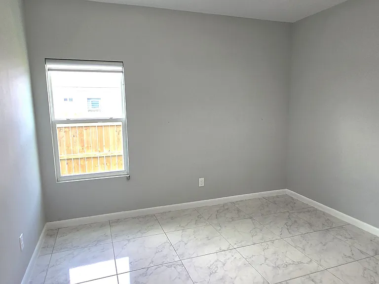 919 N Blair Avenue — Photo 4