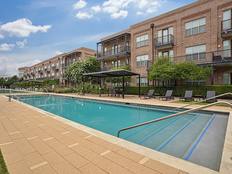 Silver Oak Pool