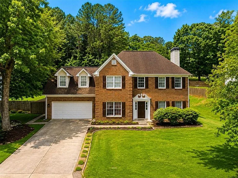 1630 Green Oak Cir — Photo 1