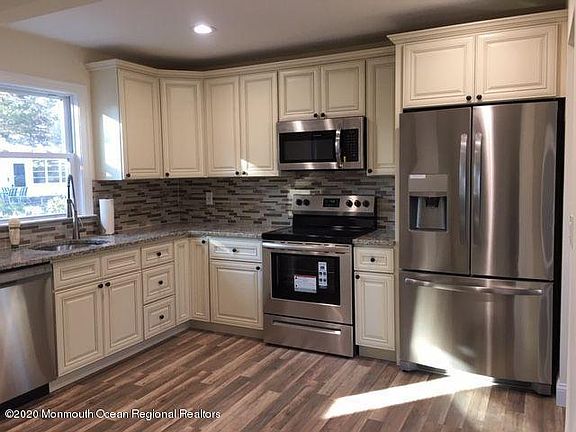 2nd image of 13 Norfolk Dr