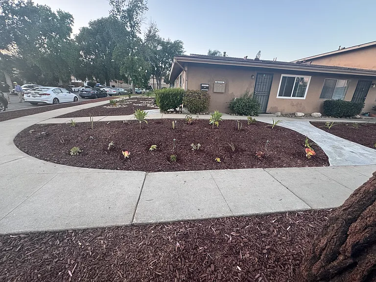 406 Tyler Way #C — Photo 1