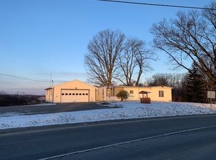 155 Lindsay Rd, Zelienople, PA 16063