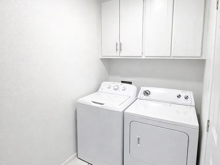 332 Sioux St #2 — Photo 4