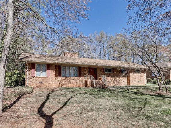 215 Pineburr Rd, Greensboro, NC 27455