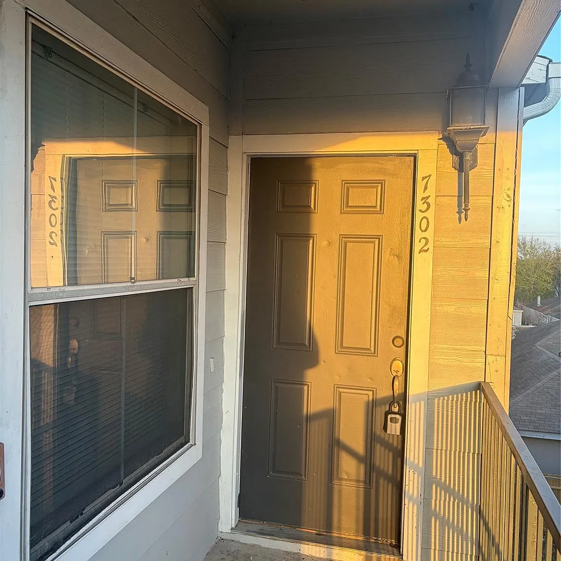 2 bed, 2.0 bath, 912 sqft, $1,275 — Photo 1