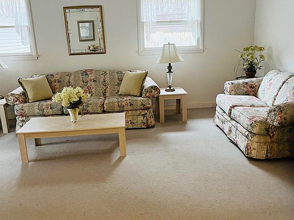 3rd image of 141 Birchwood Ave