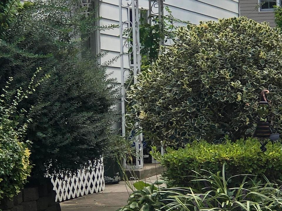 1st image of 762 Leverett Ave