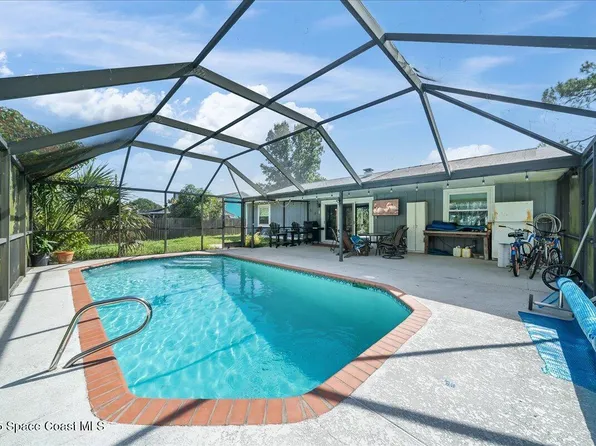 820 Emden Ave NW, Palm Bay, FL 32907