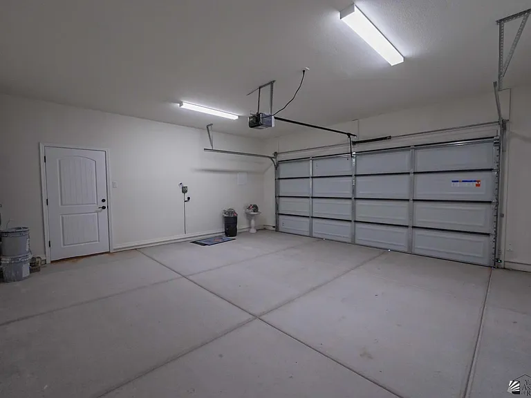 3490 S Sage Ave — Photo 23