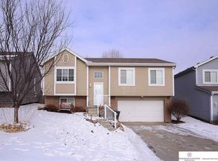 18664 V St, Omaha, NE 68135