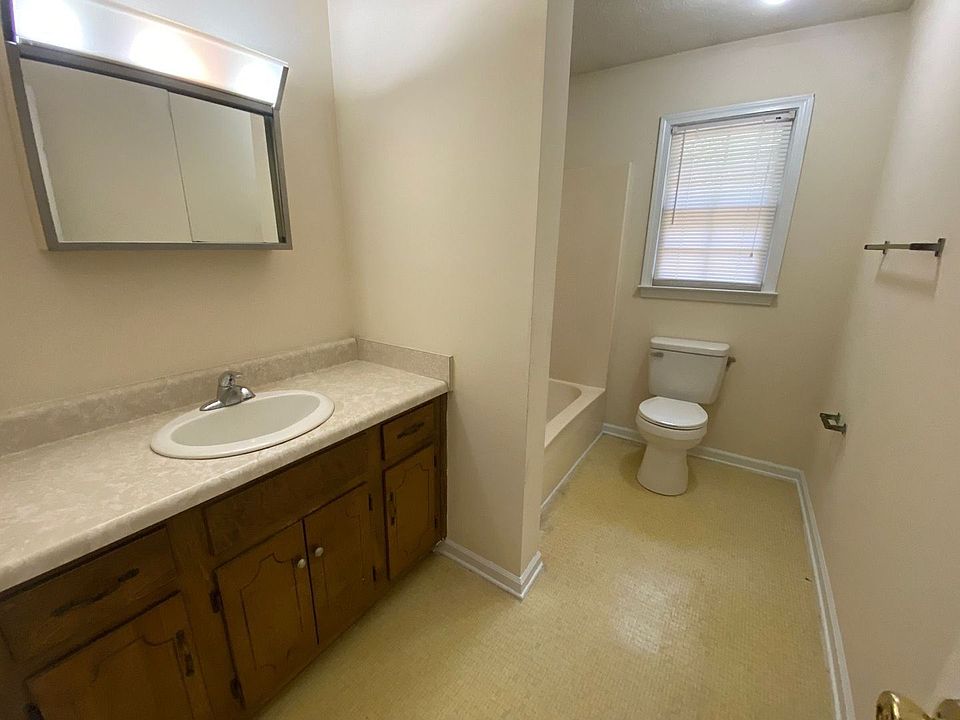 1st image of 240 Highland Park Dr #240