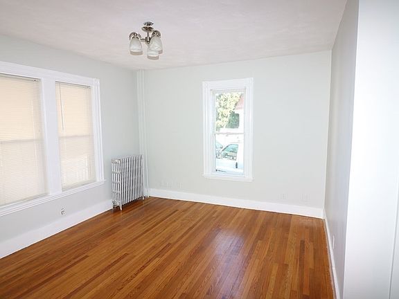 4th image of 33 North Ave #1
