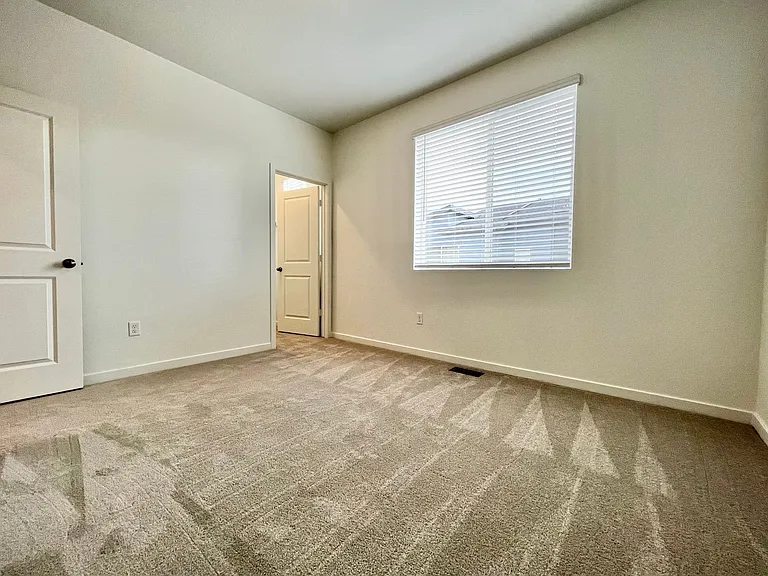 5479 Euclid Ct — Photo 18