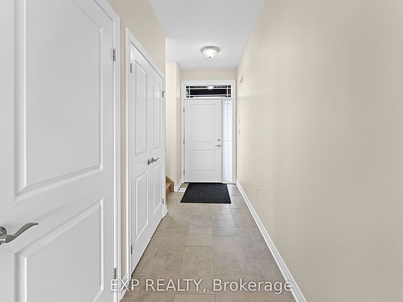 5th image of 33 Cinnamon St