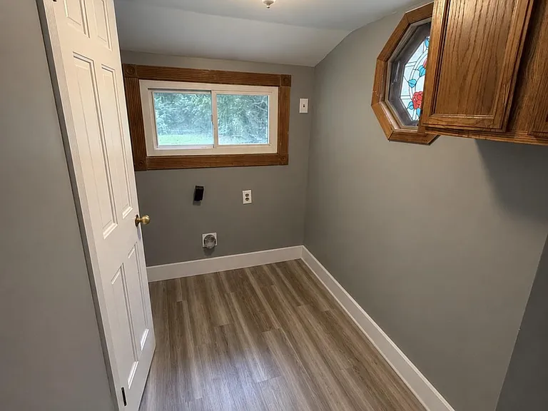 1094 Kings Hwy — Photo 9