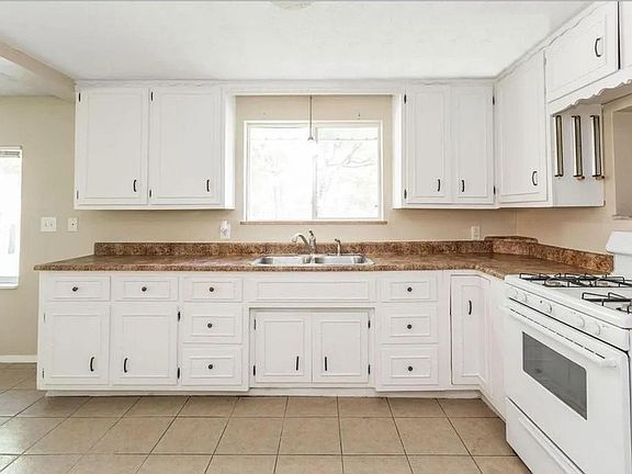 4th image of 103 Northshore Blvd