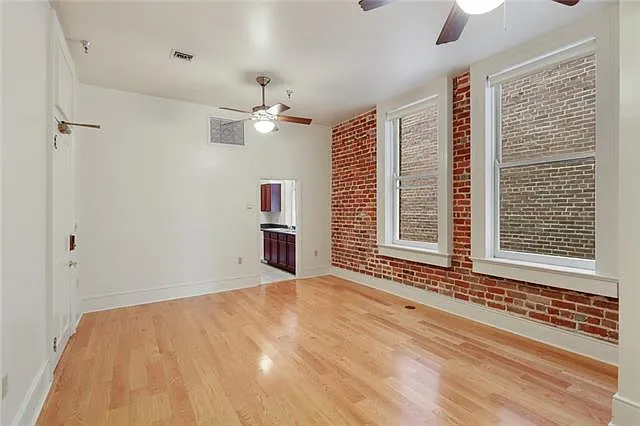 237 Dauphine St — Photo 2