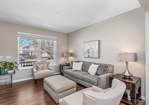 5th image of 233 Woodland Park Cir