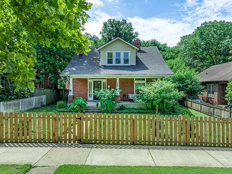 708 Shelby Ave — Photo 2