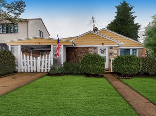 1716 S Prospect Ave, Park Ridge, IL 60068