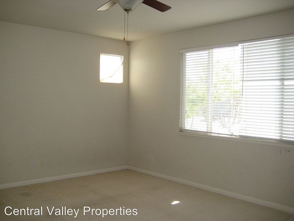2nd image of 1640 Eastlake Cir