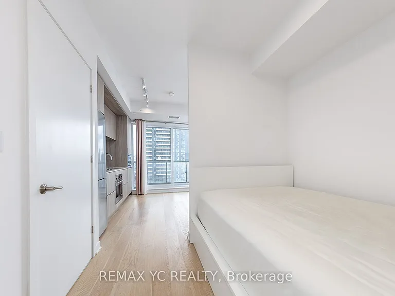 130 River St #1906 — Photo 3