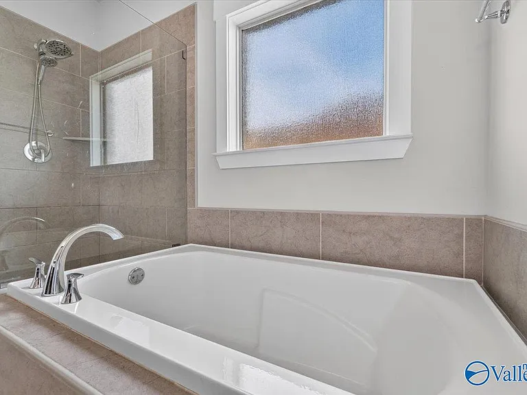 100 Bartram Way — Photo 33