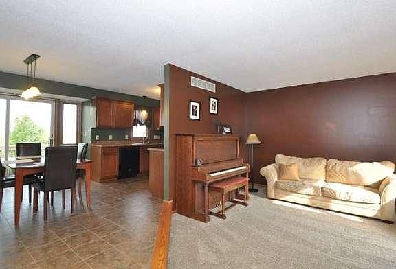 3rd image of 1037 Eton Ct