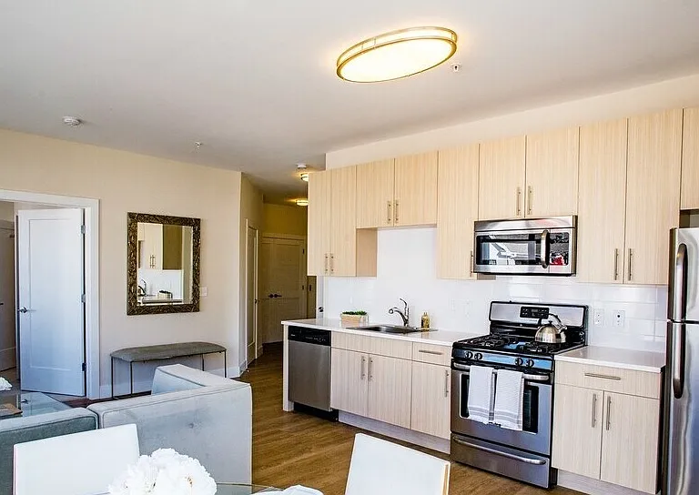 Bedford Hall Apartments — Photo 8