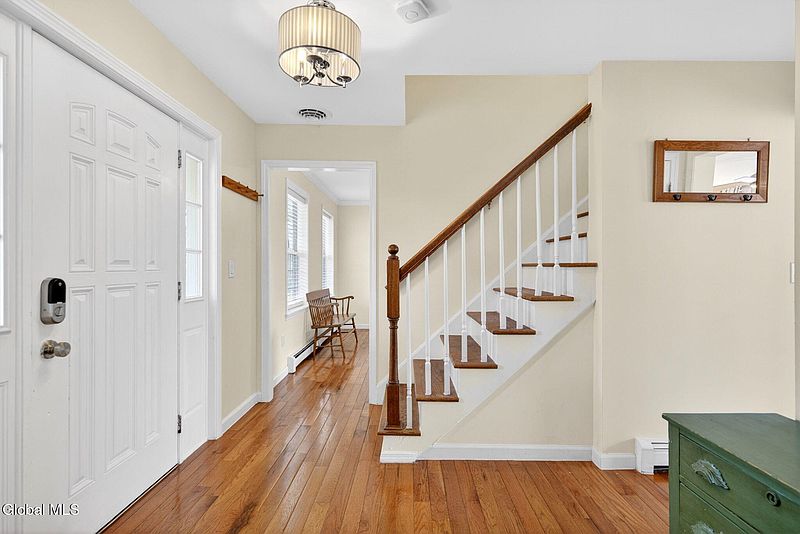 3rd image of 578 Columbia Street Extension