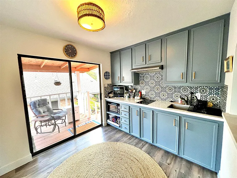 626 1/2 Woodland St — Photo 3