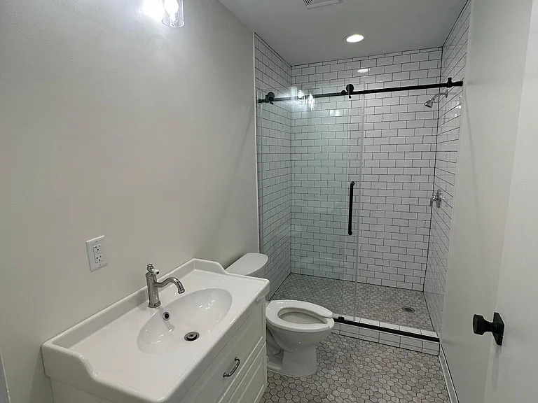 116 W 3rd St #304 — Photo 7