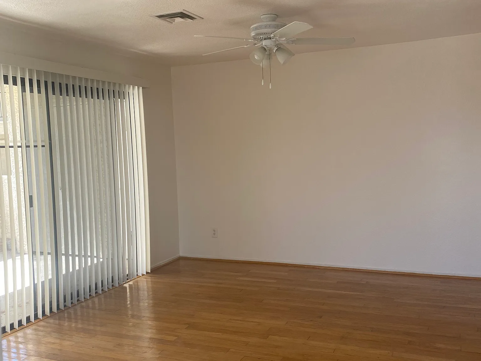 4700 Nara Vista Way — Photo 4