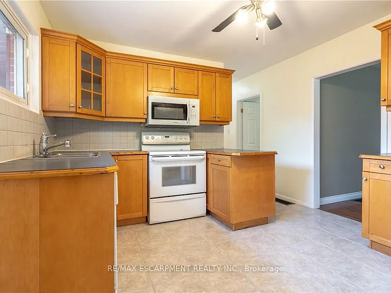 107 W 33rd St #1 — Photo 7