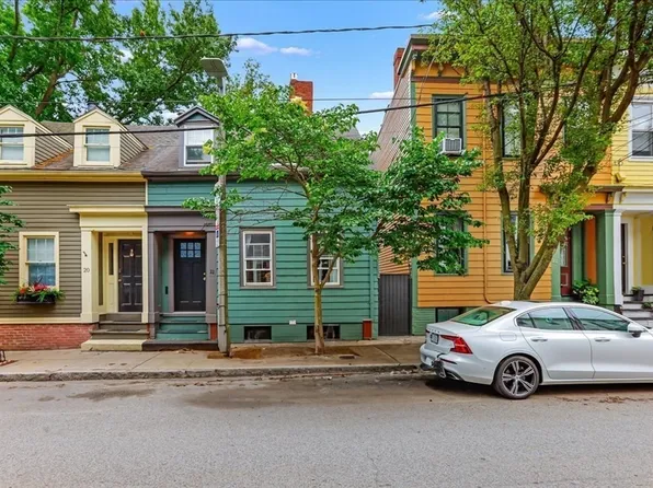 22 Russell St, Charlestown, MA 02129