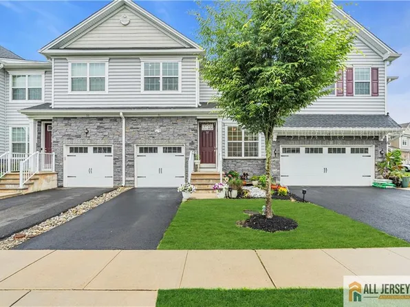 51 Begonia Ln, Monroe Township, NJ 08831