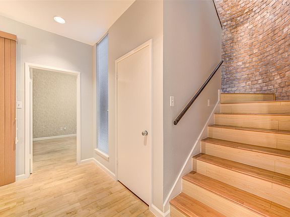 4th image of 1119 Forest Home Dr