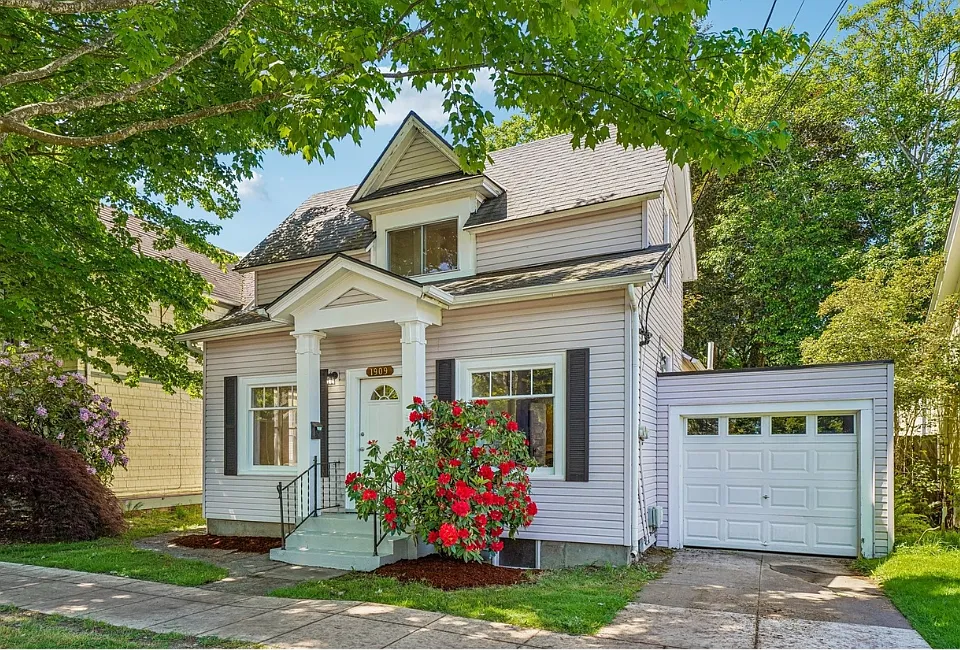 1909 SE 35th Pl