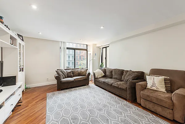 Rented by CORE | media 38