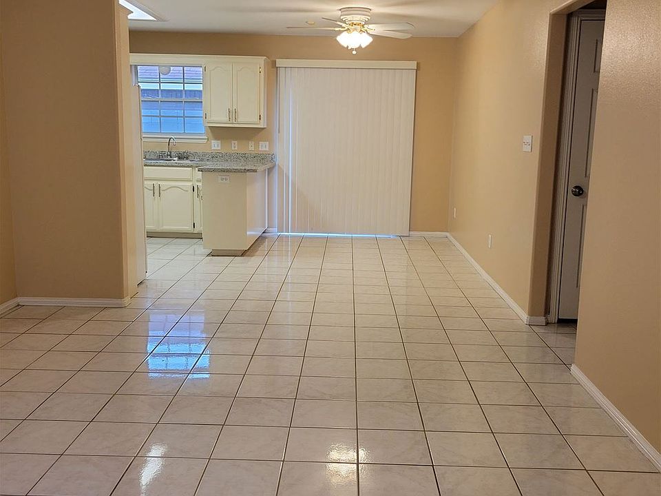 Dining - Unit B