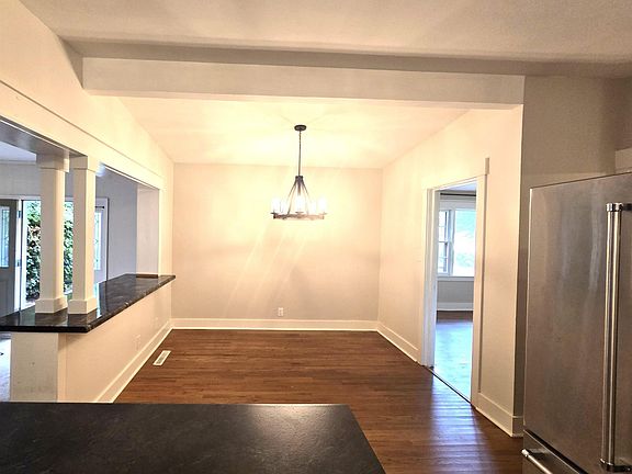 5th image of 204 Springdale Dr