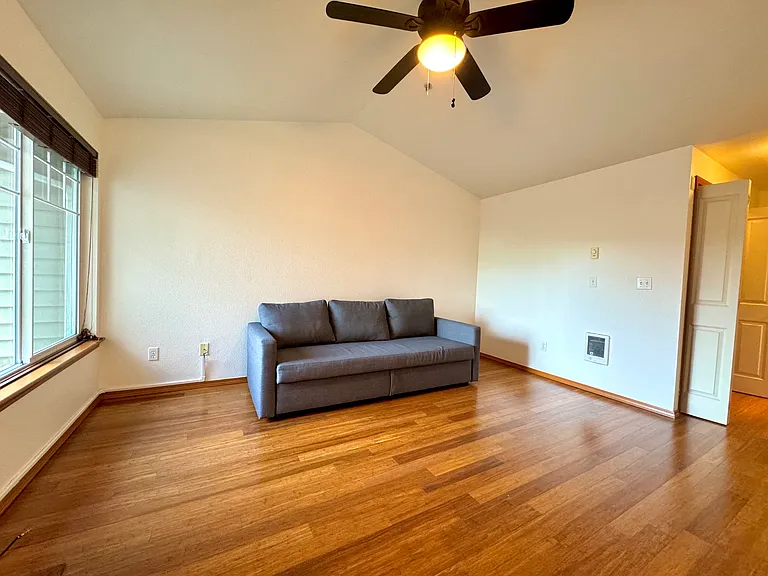 11527 Highway 99 #E302 — Photo 3