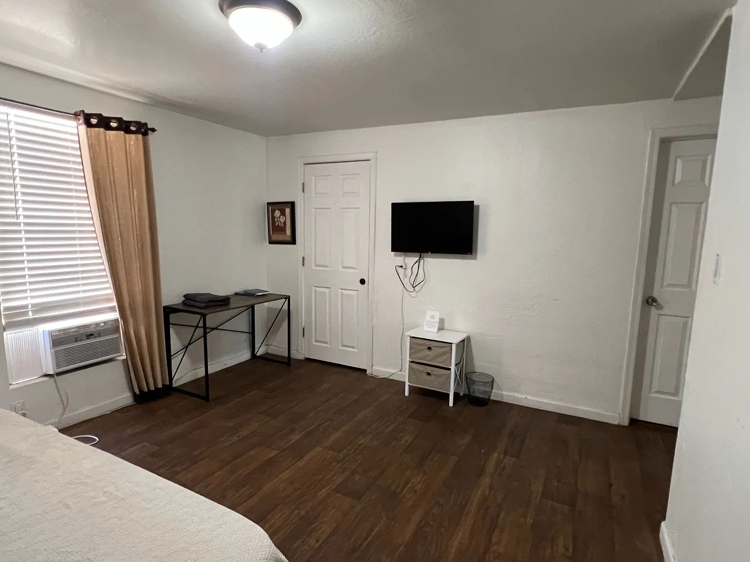 2507 N 29th Pl — Photo 3