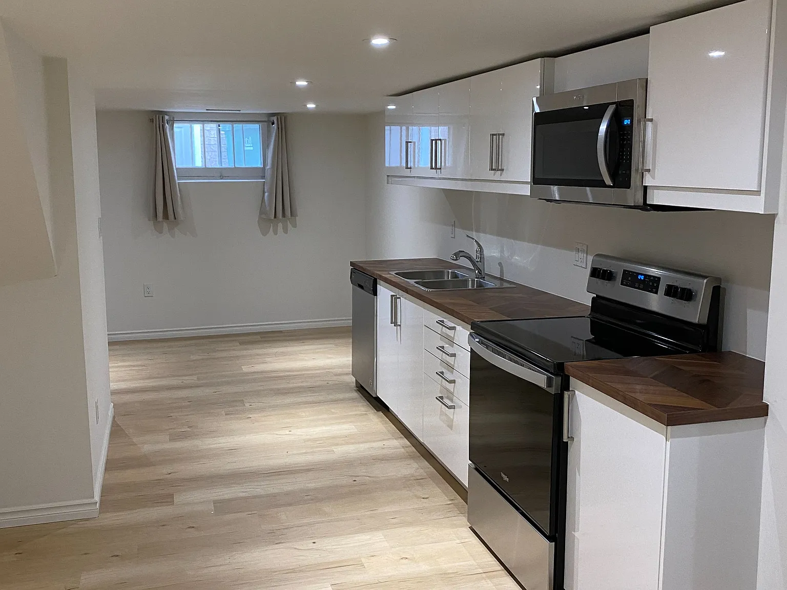 3 bed, $2,550 — Photo 4