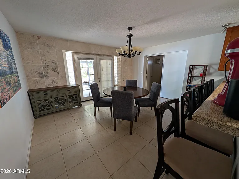 1039 E Larkspur Ln — Photo 15